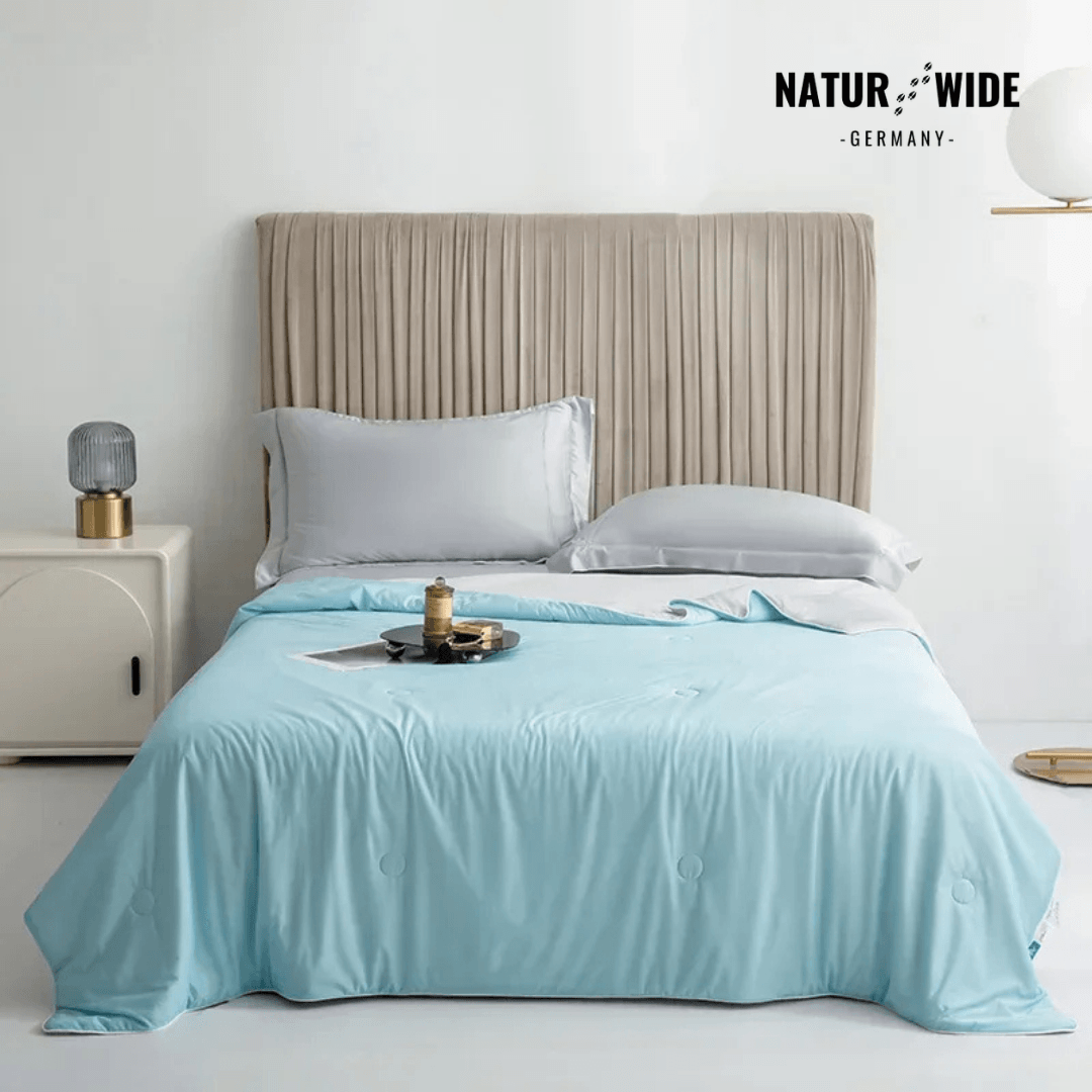 Kühlende Sommerdecke aus Ice Silk, doppelseitig – Himmelblau